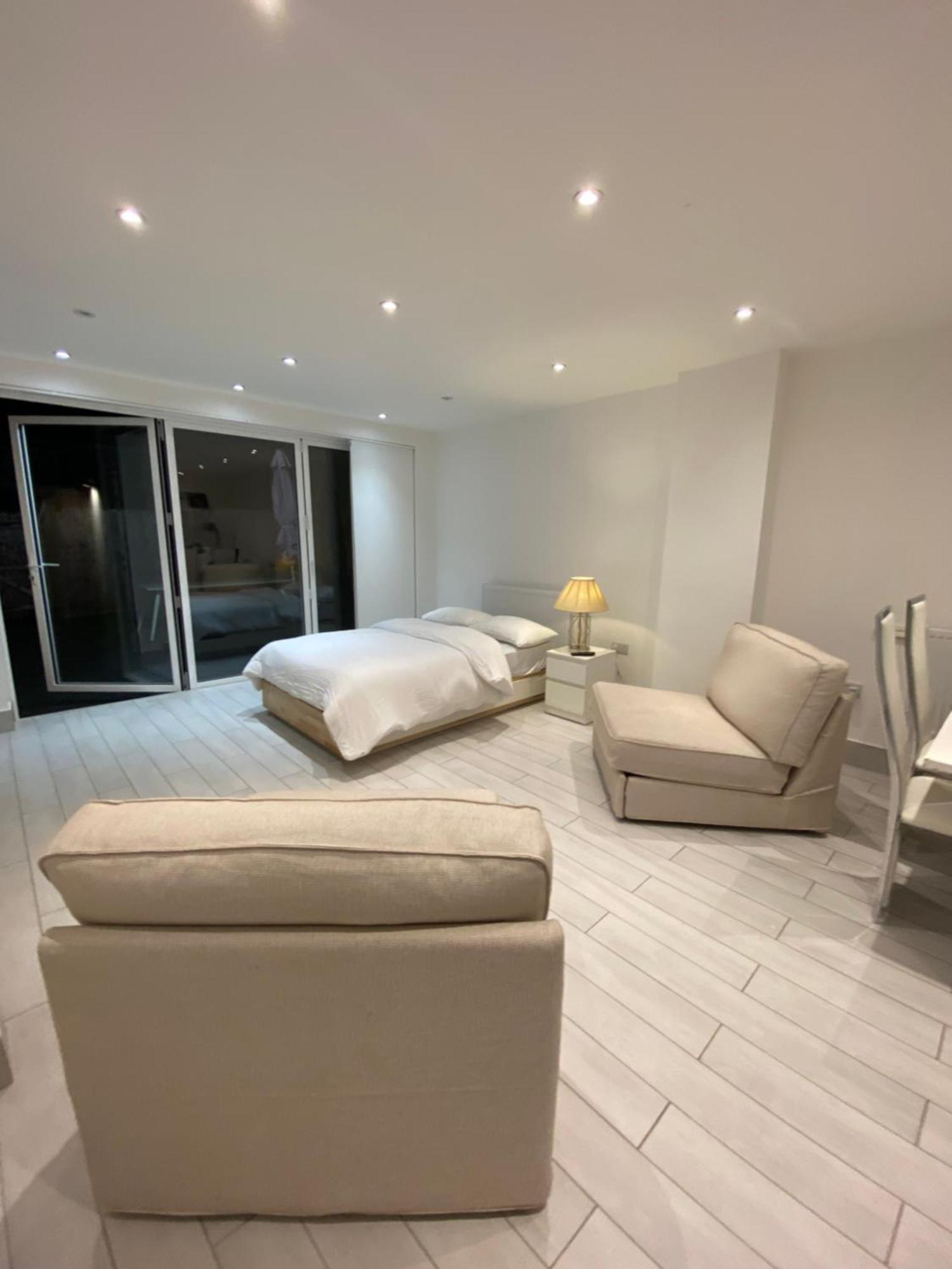 The Bay Apartment Edgware Eksteriør billede