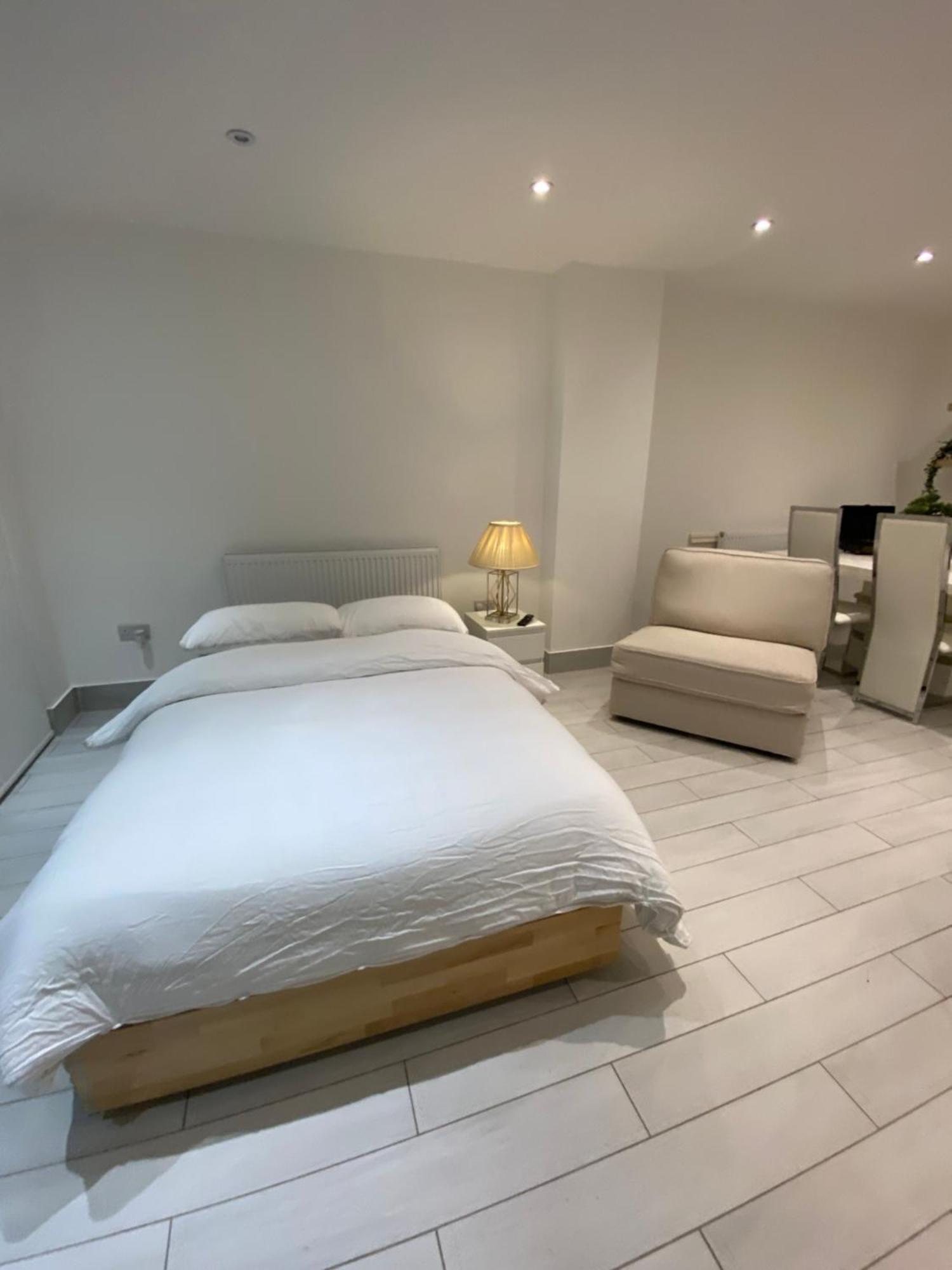 The Bay Apartment Edgware Eksteriør billede