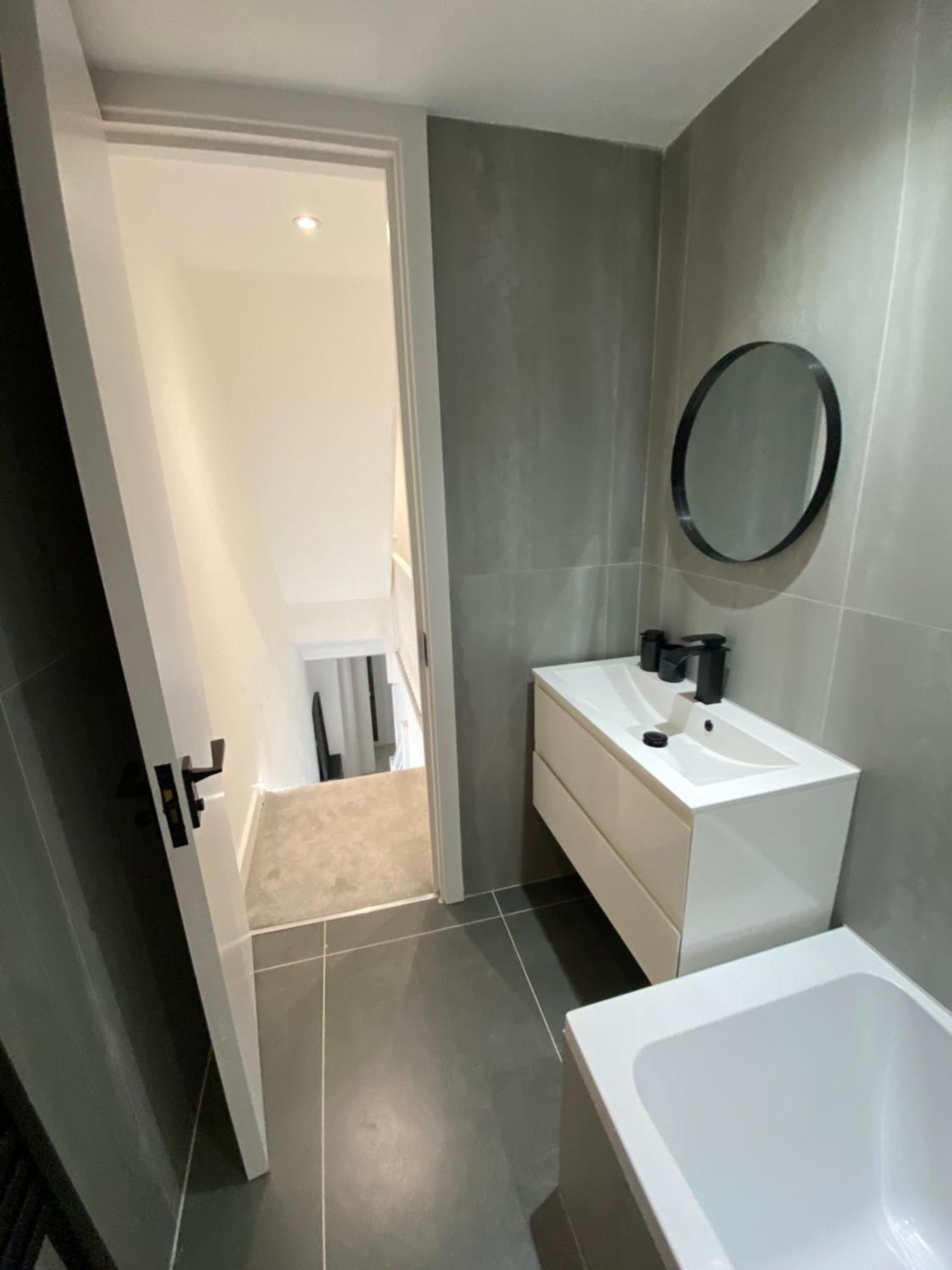 The Bay Apartment Edgware Eksteriør billede