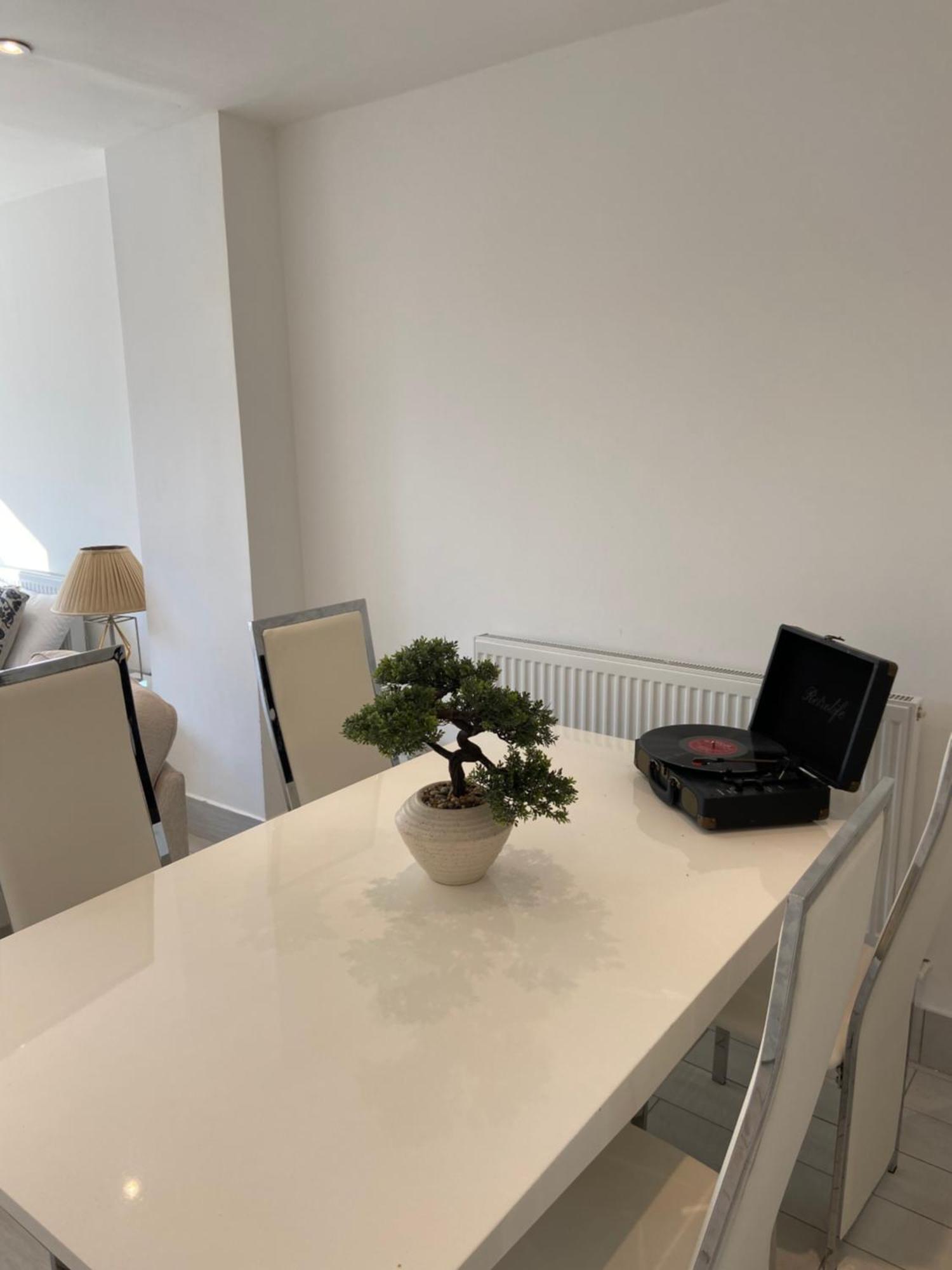 The Bay Apartment Edgware Eksteriør billede